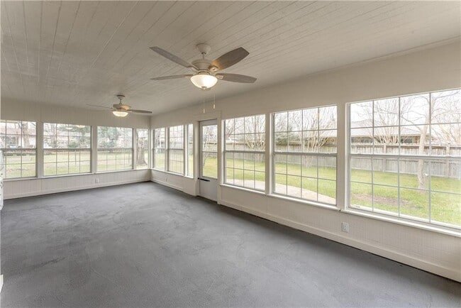 Photo - 707 Central Dr