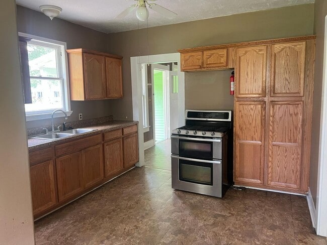 Photo - 285 Adams St