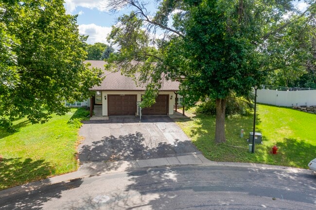 Photo - 12131 62nd Ave N Unidad 12131 62nd Ave N, Maple G