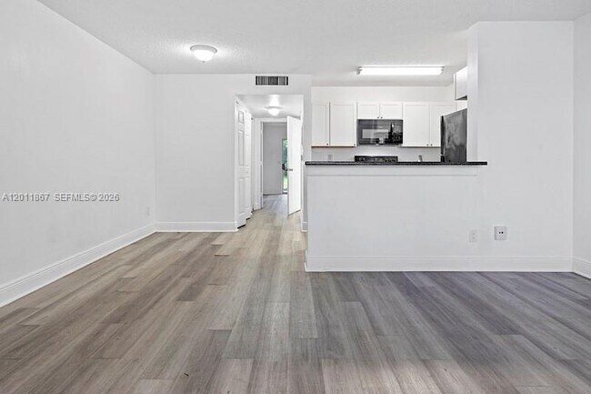 Photo - 1408 Meadows Cir W Unit 1408