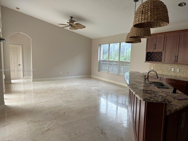 Photo - 18580 SW 44th St