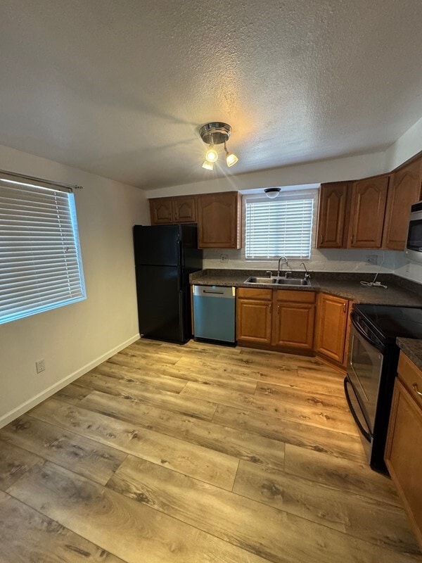 Photo - Charming 3 bedroom 2.bath with yard