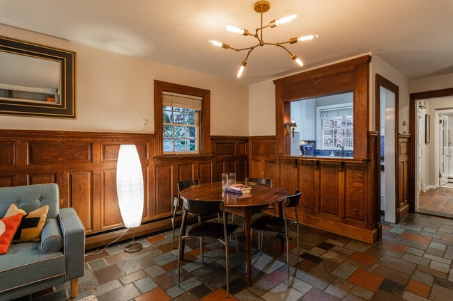 Photo - 636 G St SE