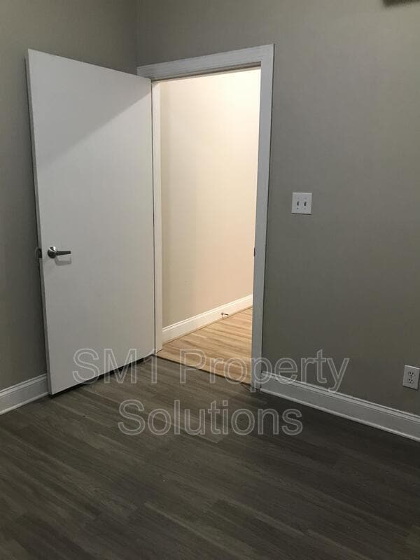Photo - 220 W Market St