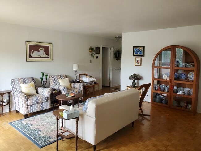 Photo - 7320 Glenroie Ave Unidad 4-L