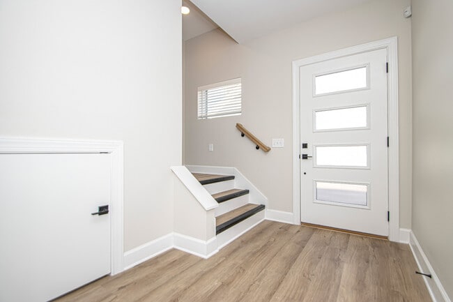 Photo - 1210 W 4th St