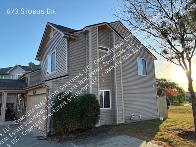 Photo - 673 Stobus Dr