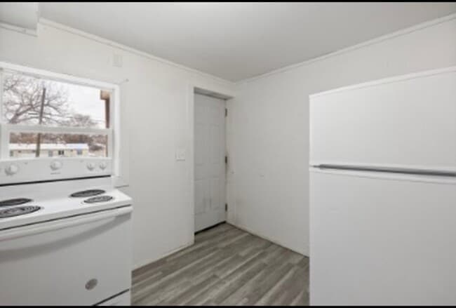 Photo - 904 Willsie Ave