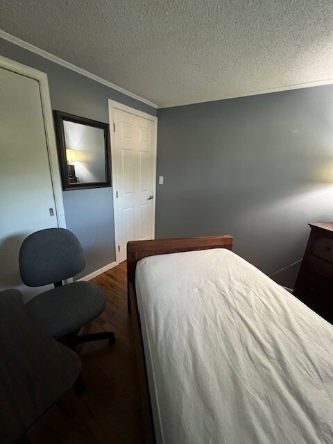 Photo - 240 Greenaway Dr