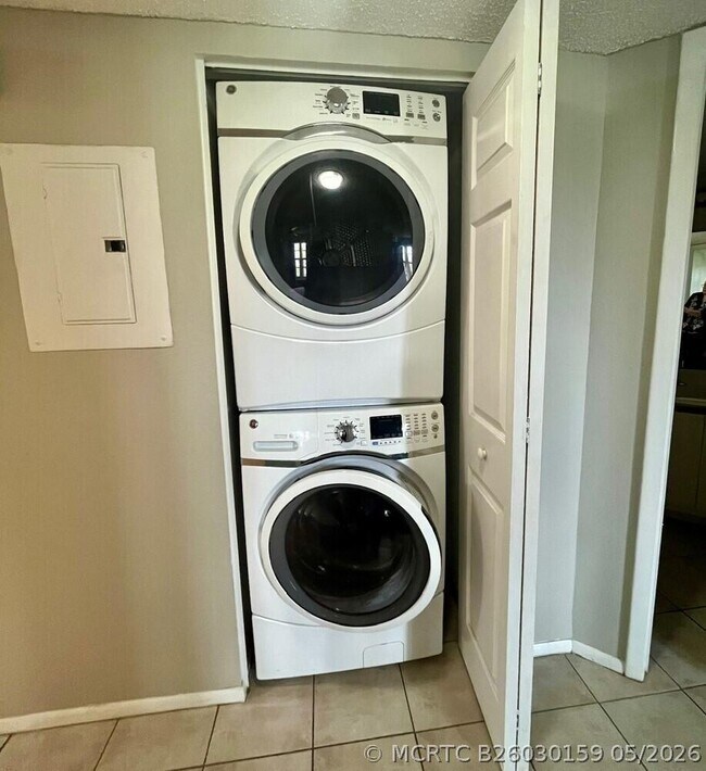 Photo - 1537 SE Royal Green Cir Unit E204