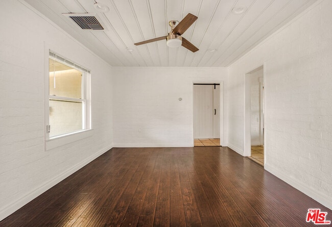 Photo - 5754 Fallbrook Ave