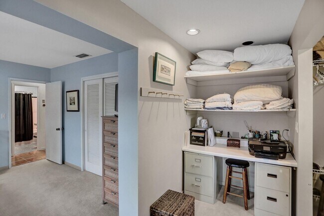 Photo - 420 NE 36th St