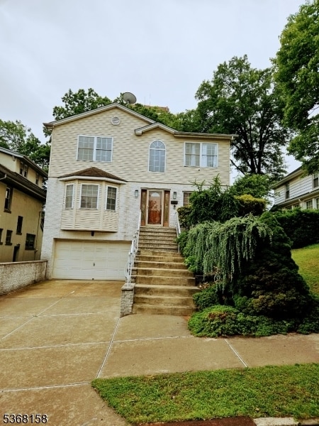 Building Photo - 30 Custer Ave Rental