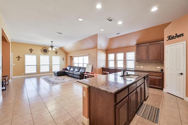 Photo - 1108 Longhorn Drive