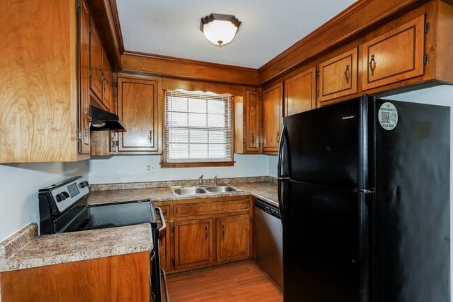 Photo - 323 Southern Dr