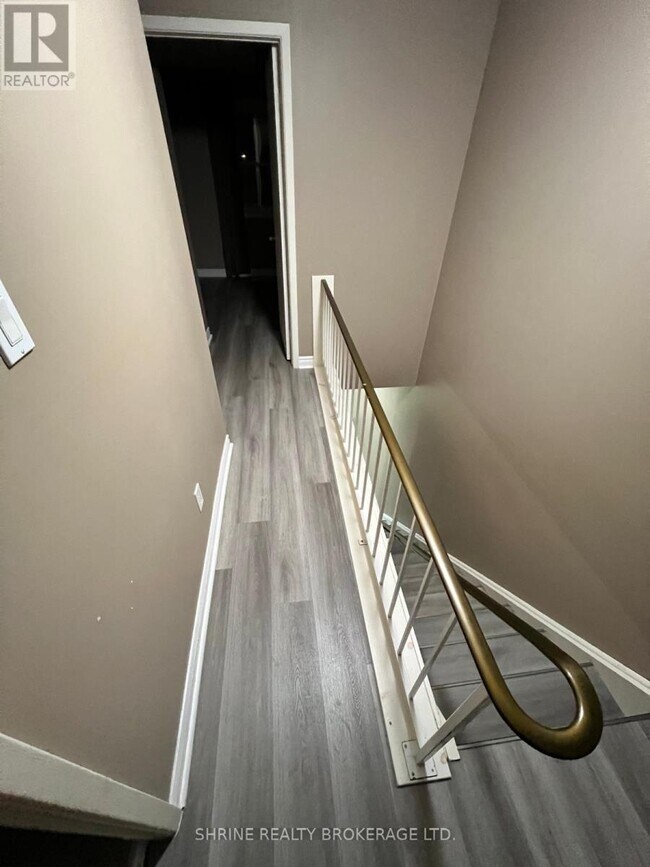 Photo - 690 Little Grey St