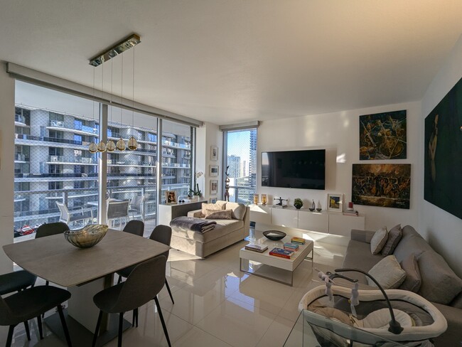 Photo - 1050 Brickell Ave Condominio Unidad 2520