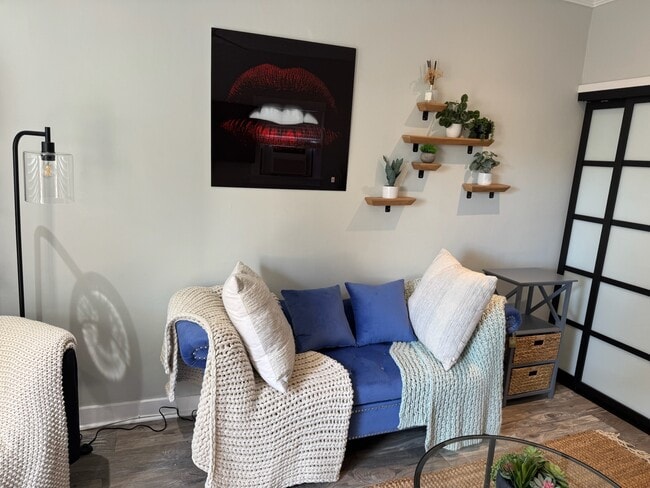 Photo - 5915 Lexington Ave Unit 0