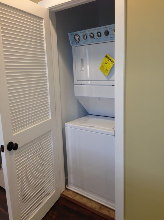 Photo - 723 Jones St Unit Lower