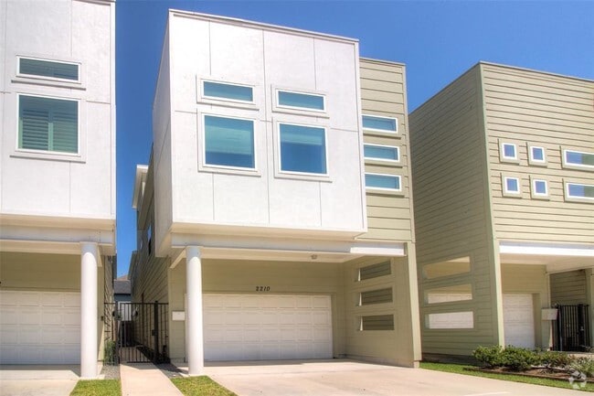Building Photo - 2210 Hutchins St Rental
