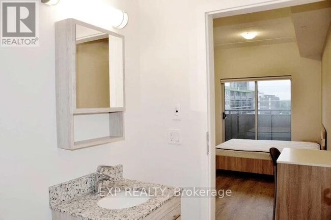 Photo - 251 Hemlock St Unité 504