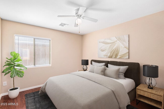 Photo - 1525 W Burgess Ln