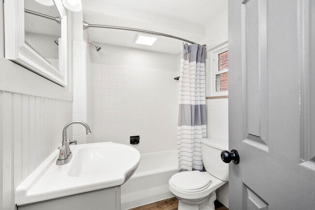 Photo - Beautiful 3 bedroom home in Pittsburgh available July 1!