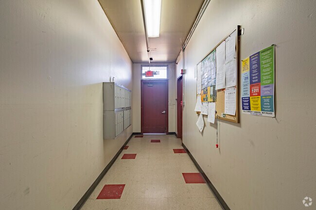 Photo - 1050-1066 47th Ave