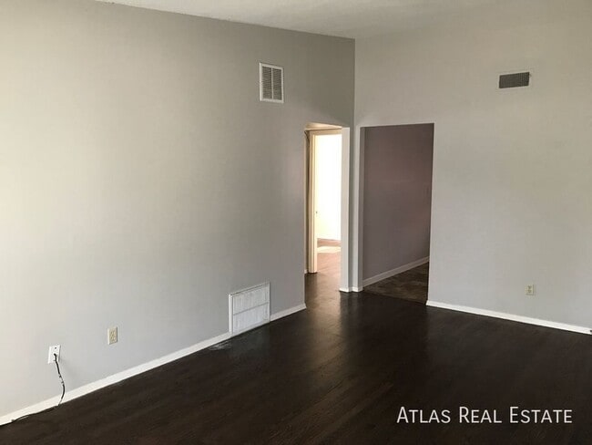 Photo - 10112 E 67th St Unit B