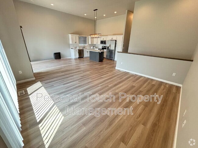 Building Photo - 6825 Thomas St Rental