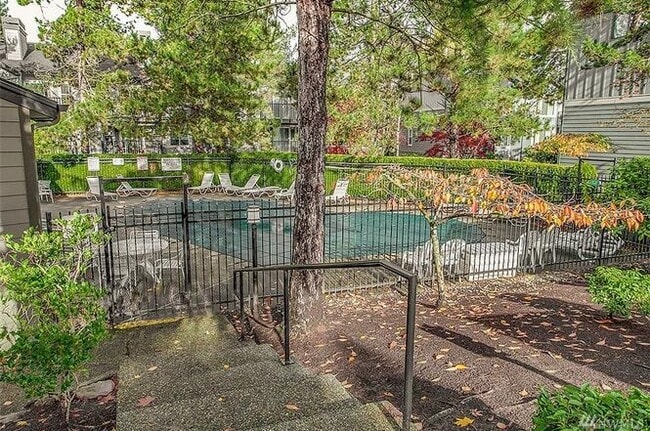 Photo - 11106 NE 125th Ln Apartment Unit j132