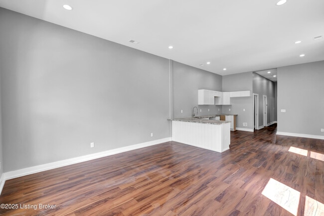 Photo - 511 E Kentucky St