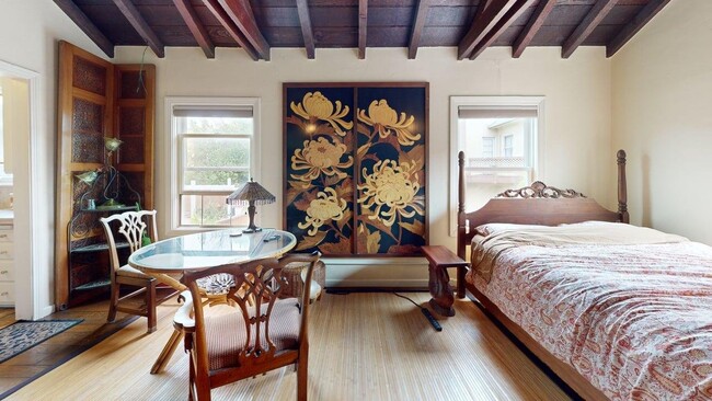 Photo - 2433 McKinley Ave Unidad A
