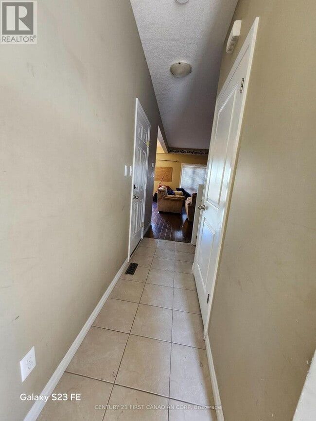 Photo - 112 N Centre Rd