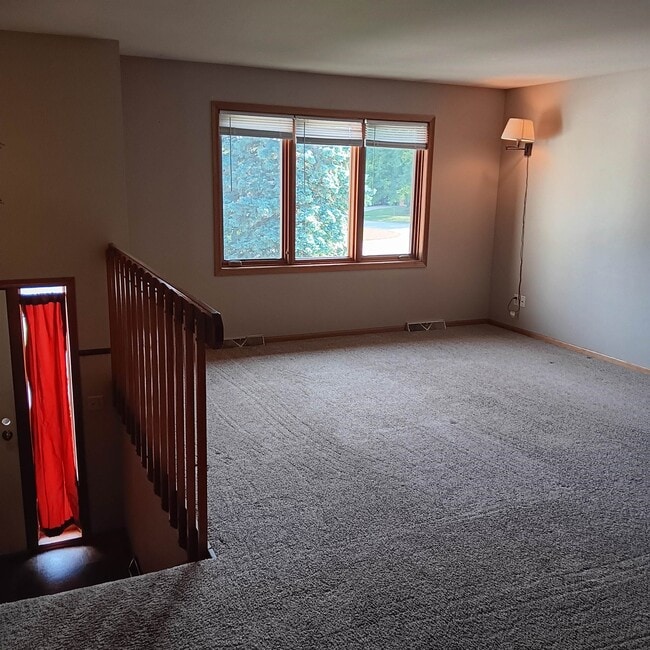 Photo - 2649 Stanbrook St