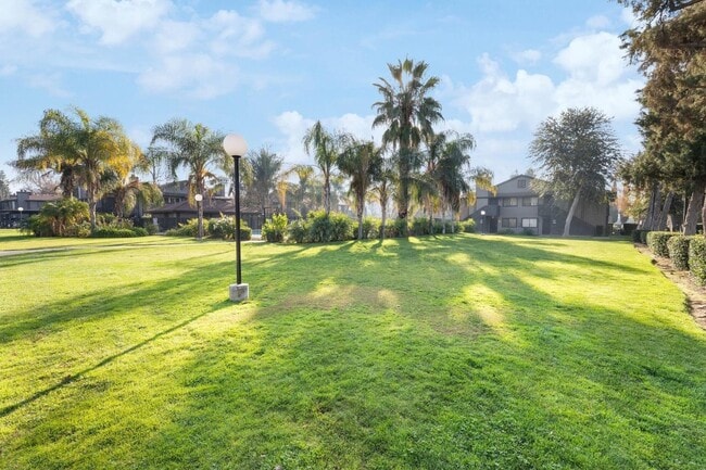 Photo - 4860 E Lane Ave Unit 118