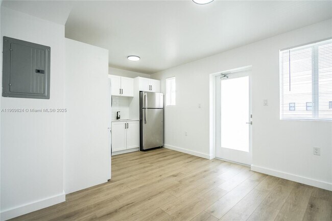 Photo - 1955 NW 2nd Ct Unidad 204