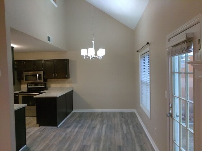 5152 Laurel Bridge Ct SE