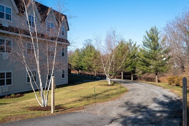 Photo - 1 bed, 1 bath independent senior living (55+ years of age) heat, hot water, & electricity include... Unit 205