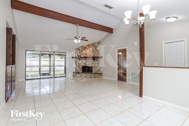 Photo - 709 Heather Ln