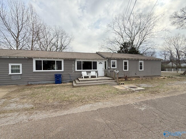 Photo - 1507 McCullough Ave NE