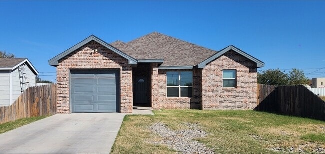 3 bed 2 bath with 1 car garage - 3 bed 2 bath with 1 car garage