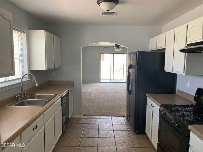 Photo - 2336 Glitter Point