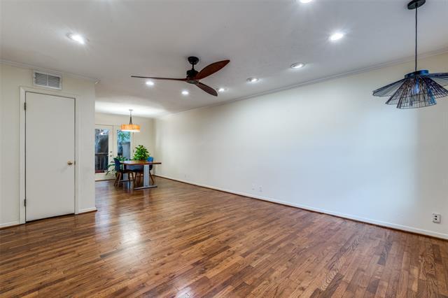 Photo - 4932 N Hall St Unidad 4932