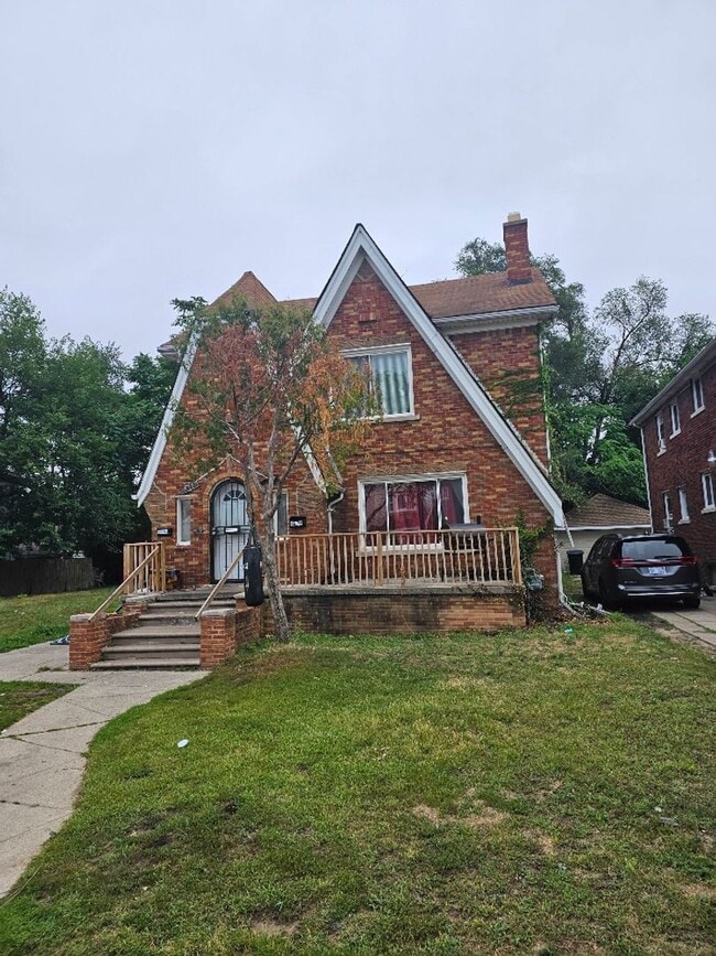Building Photo - 17376 Kentucky St Unit 17378 Kentucky (Upper)