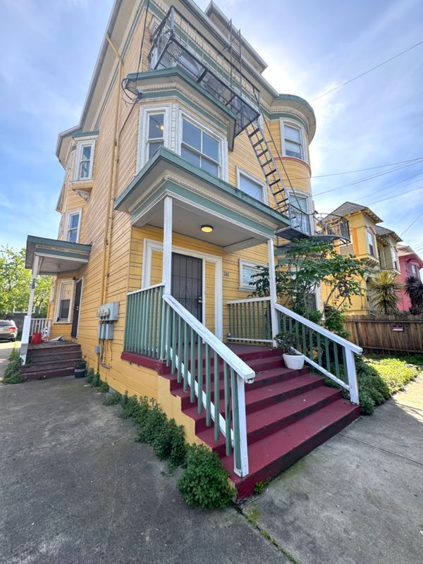 Building Photo - 871 27th St Rental