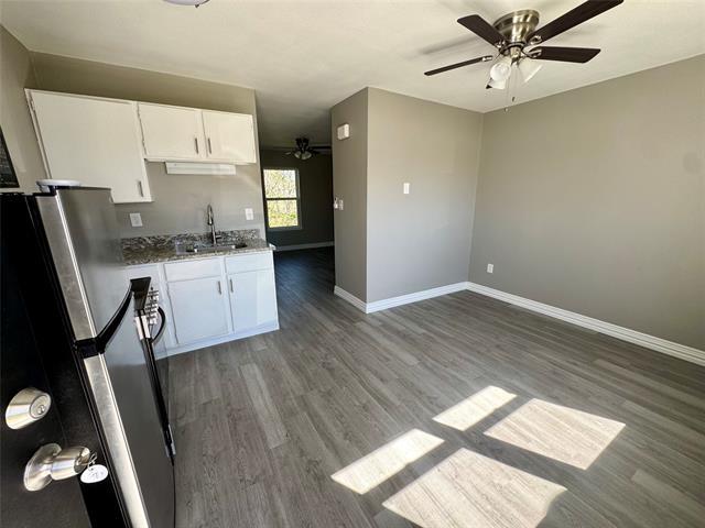 Photo - 410 S College Dr