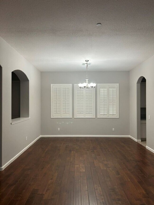 Photo - 15514 St Clement Way