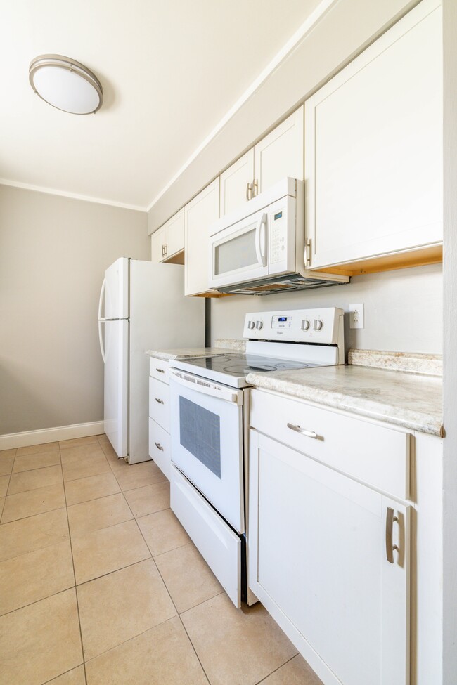 Photo - 431 Canberra Dr