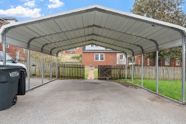 Photo - 208 E Cleveland Ave